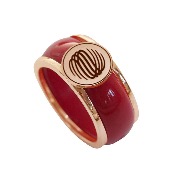Золотое кольцо с логотипом и керамической вставкой