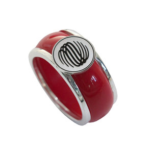 Серебряное кольцо с логотипом или монограммой и вставкой