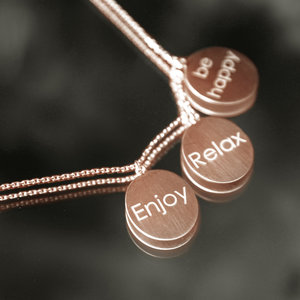 Серебряный браслет с надписью  с позолотой