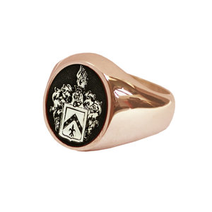 Золотое кольцо с чернением, с гербом